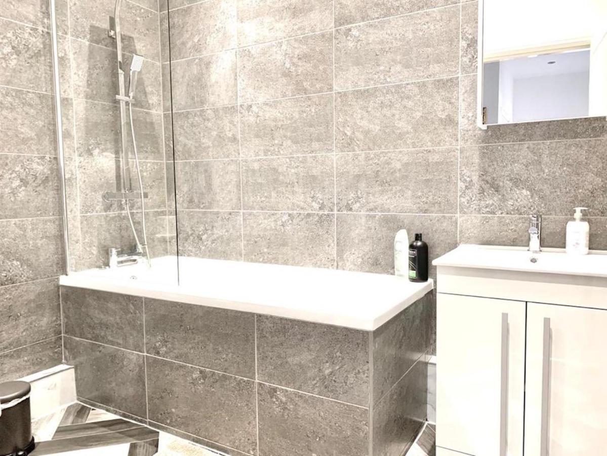 Premium Apartments Thatcham Broadway Bagian luar foto